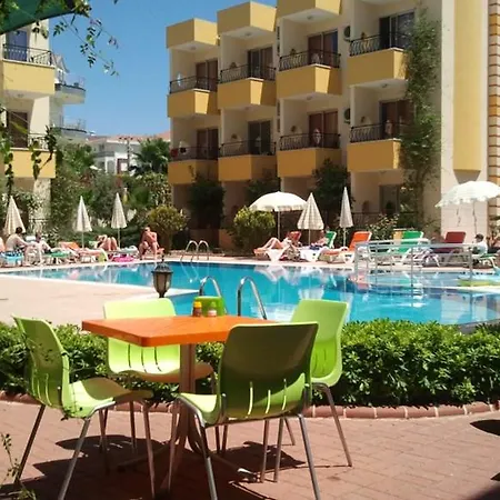 Otel Summer Rose Side