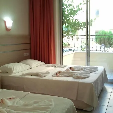 Summer Rose Otel Side