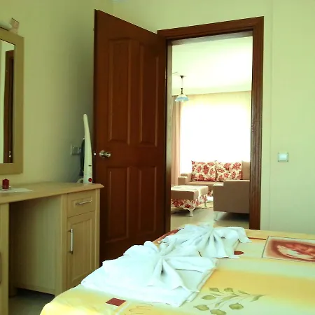 Summer Rose Otel Side